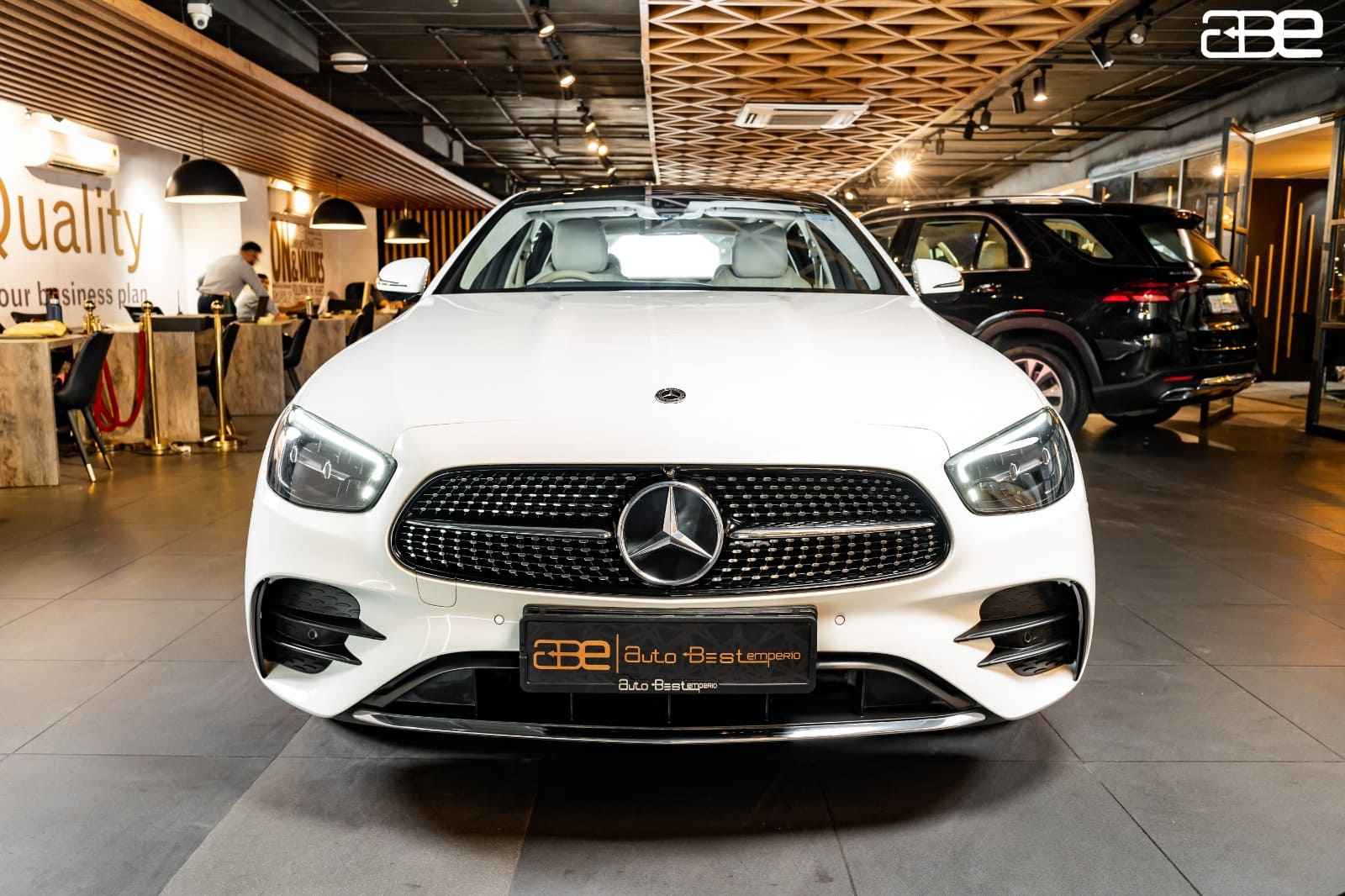 Mercedes-Benz E-Class E 220D AMG LINE