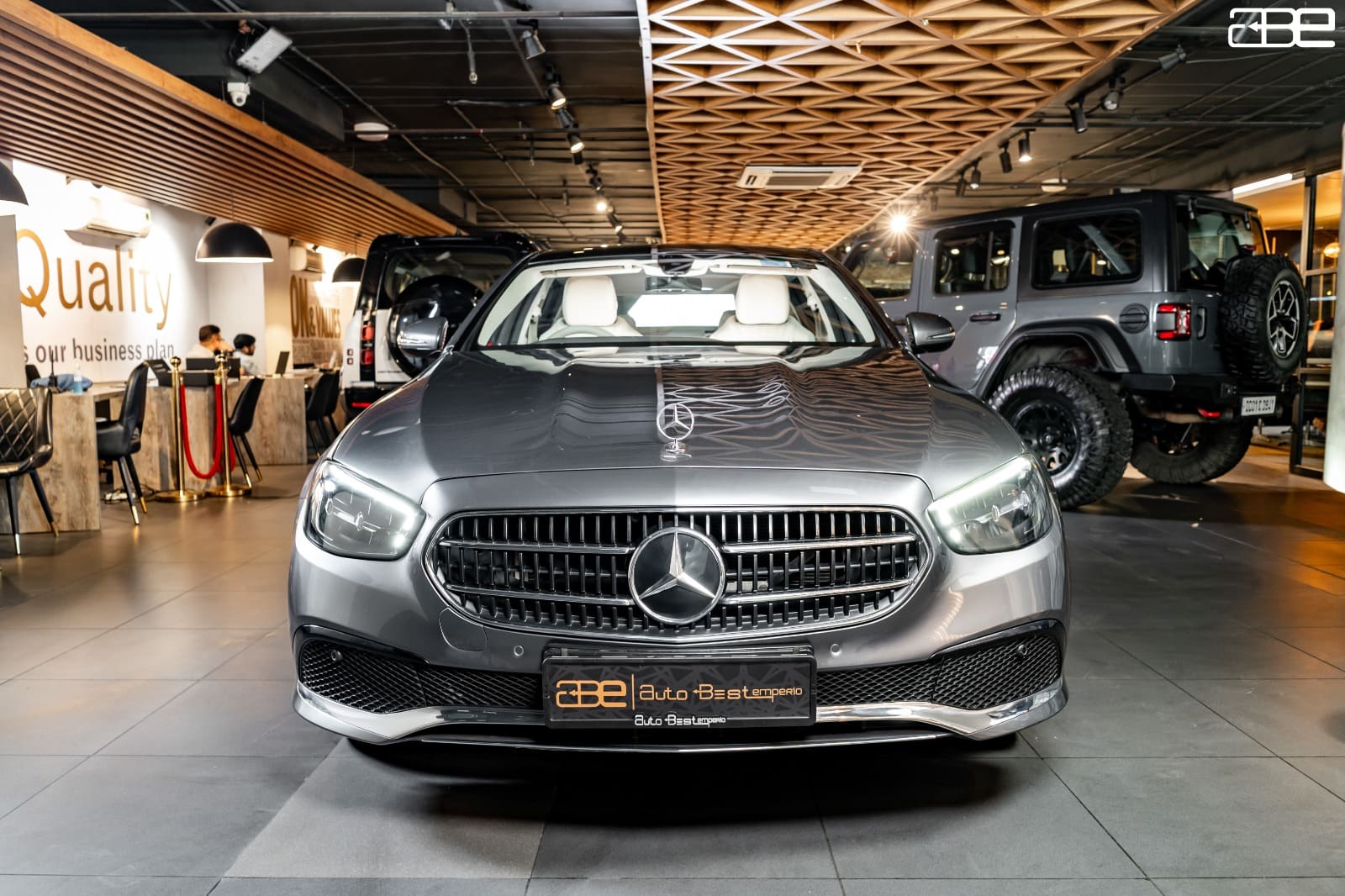 Mercedes-Benz E-Class E-200 EXCLUSIVE