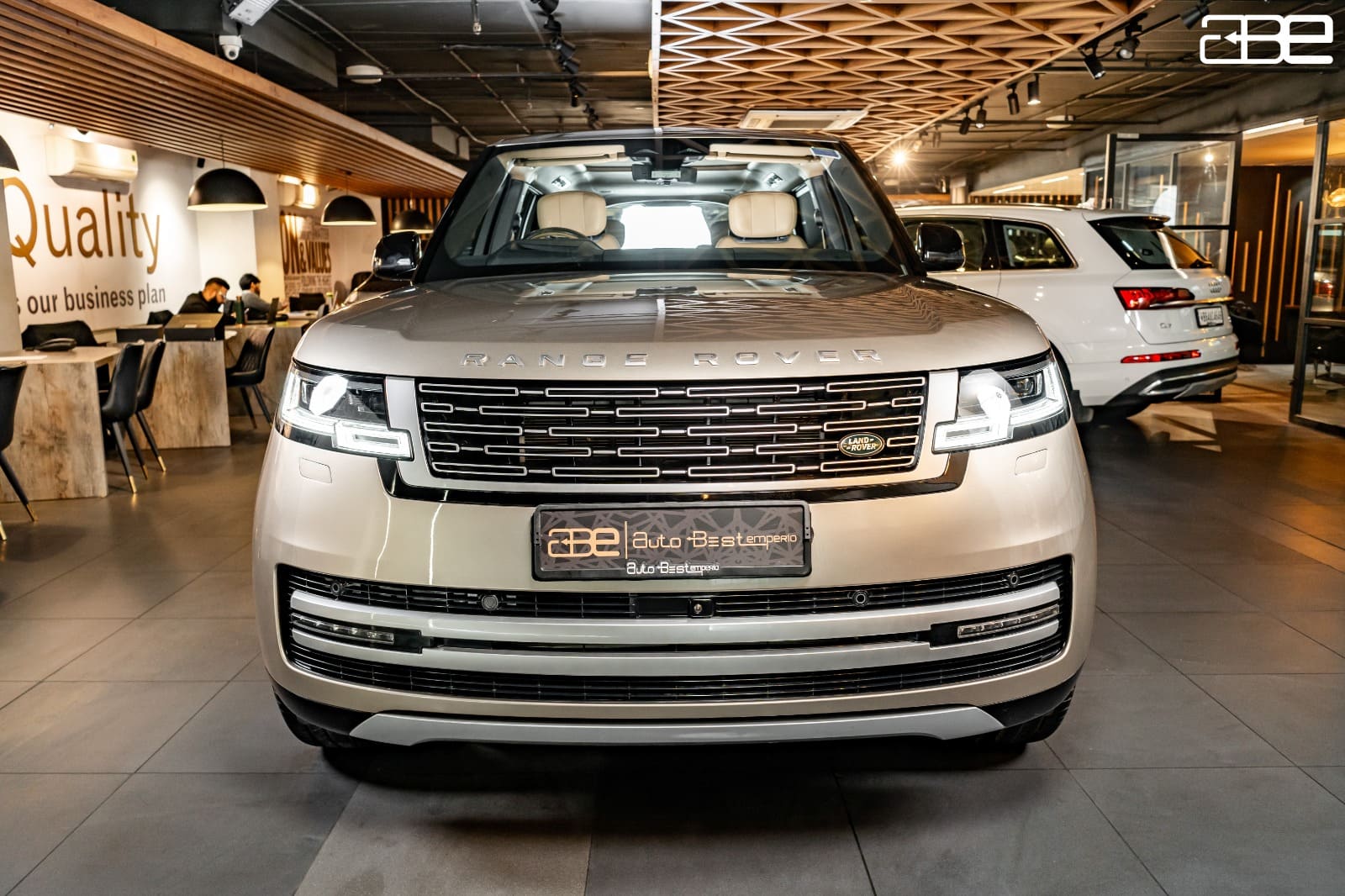 Range Rover VOGUE LWB HSE 3.0L