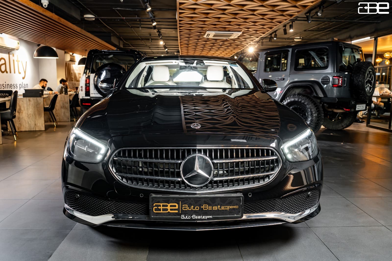 Mercedes-Benz E-Class E-200 EXCLUSIVE