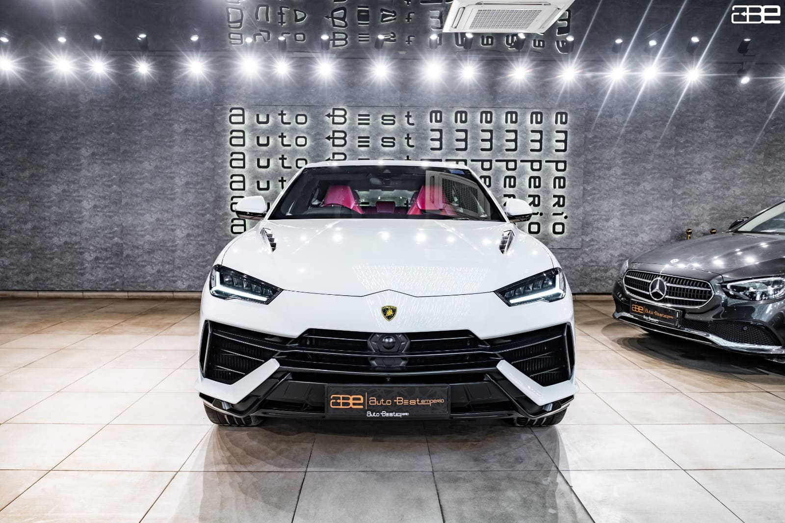 Lamborghini URUS S V8