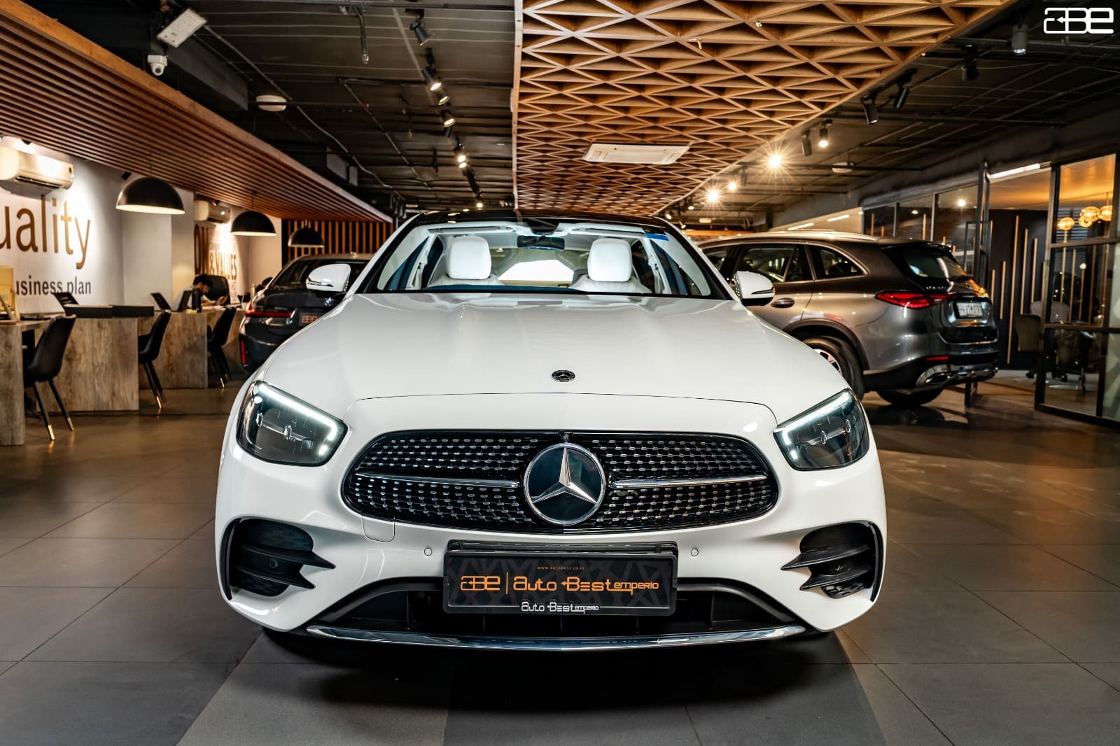Mercedes-Benz E-Class E-200 AMG LINE