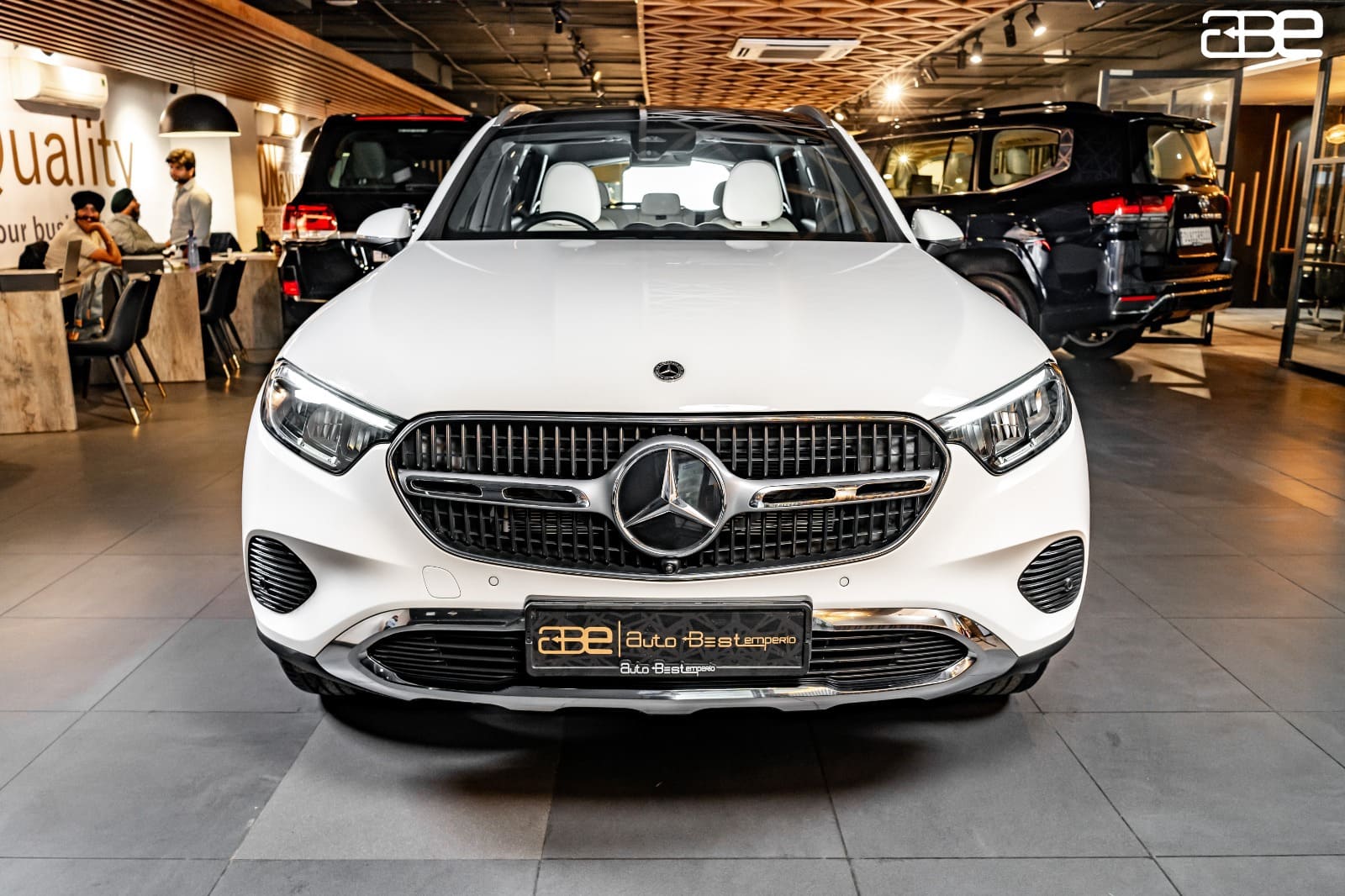 Mercedes-Benz GLC-300 4-MATIC