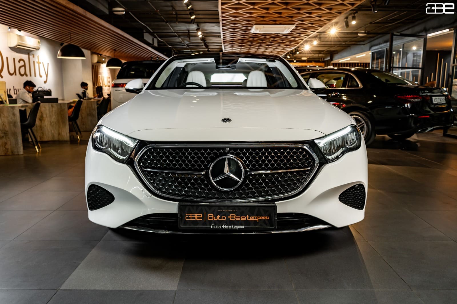 Mercedes-Benz E-Class E200