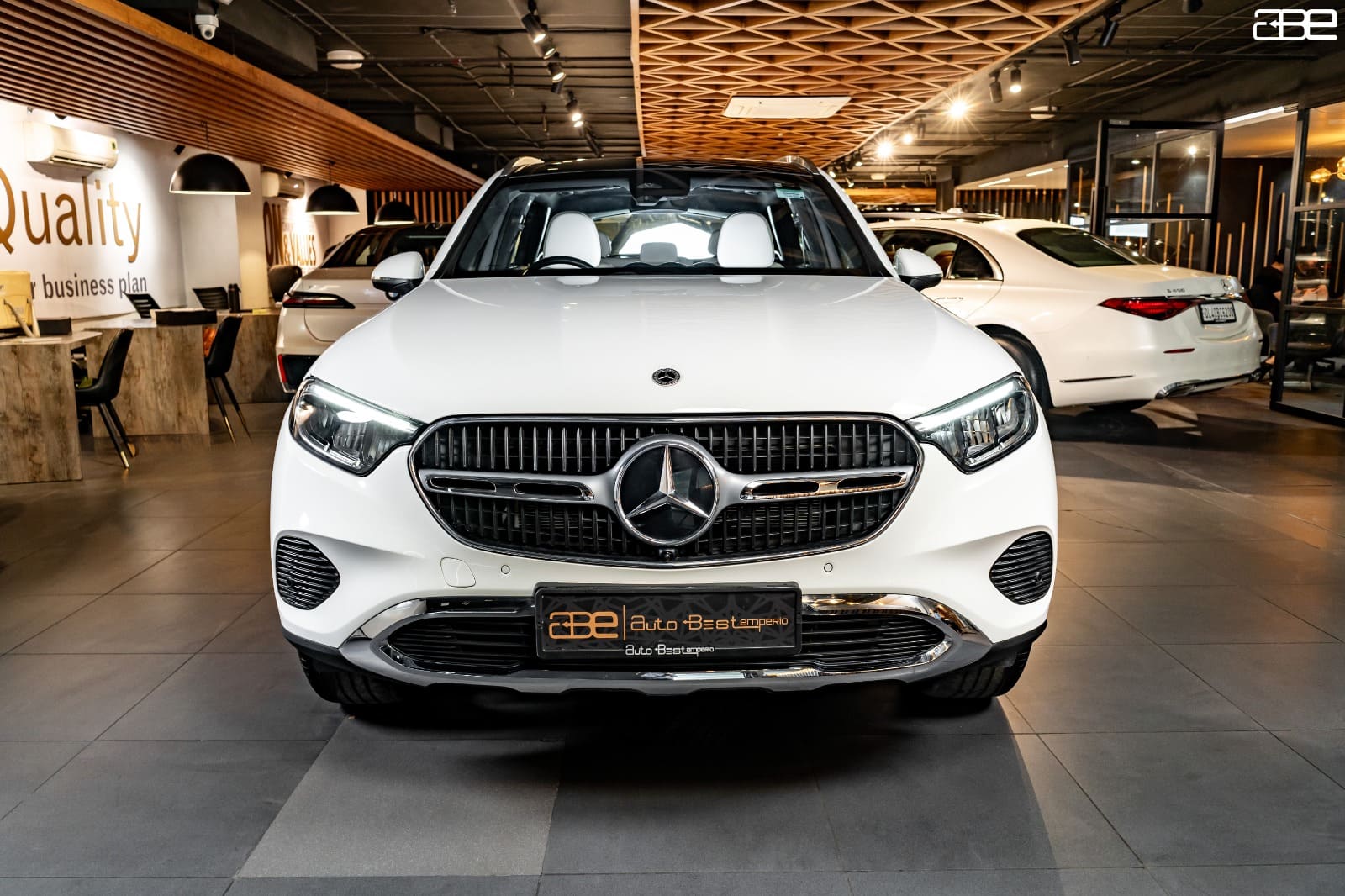 Mercedes-Benz GLC-300 4-MATIC