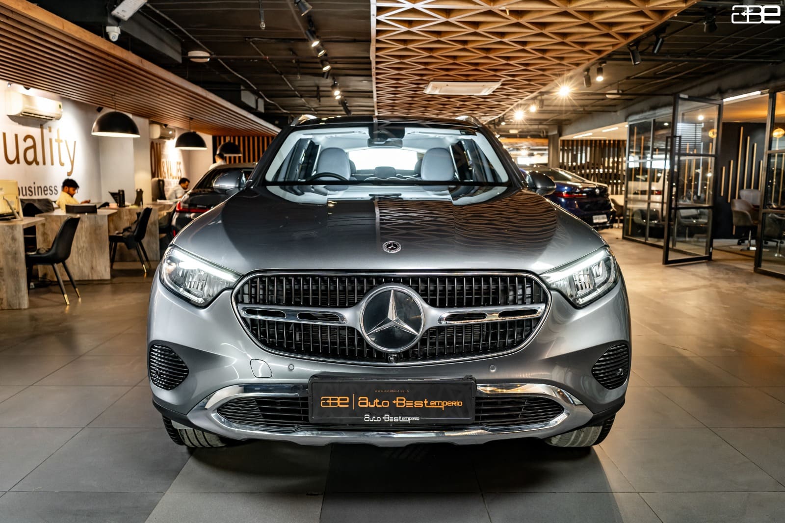 Mercedes-Benz GLC-220D 4-MATIC