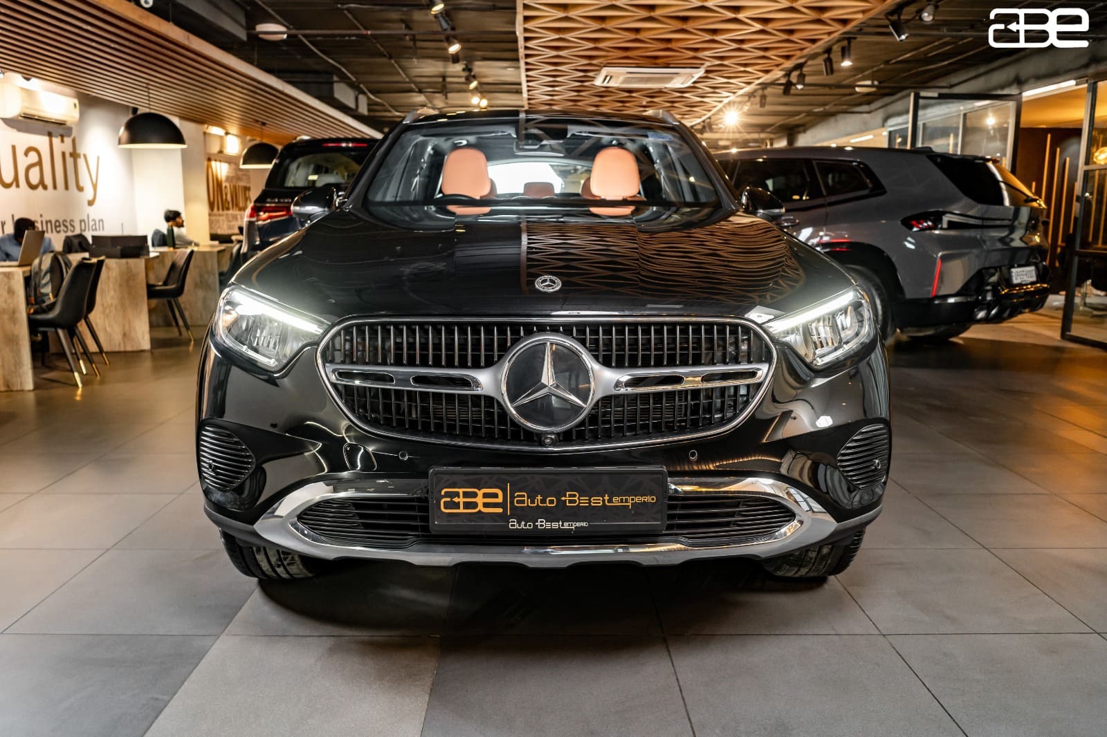 Mercedes-Benz GLC-220D 4-MATIC