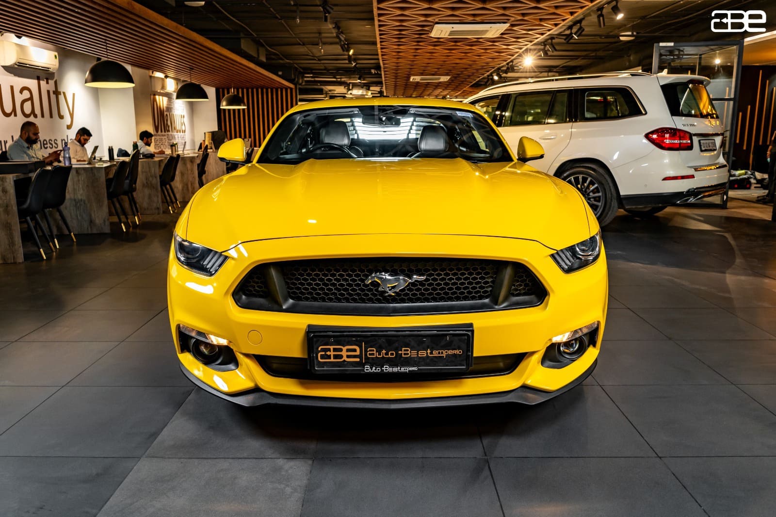 Ford MUSTANG V8 5.0L