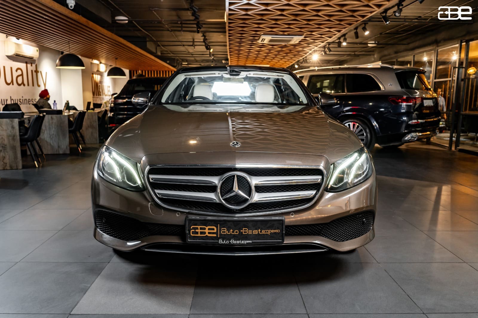 Mercedes-Benz E-Class E 220D AV-2