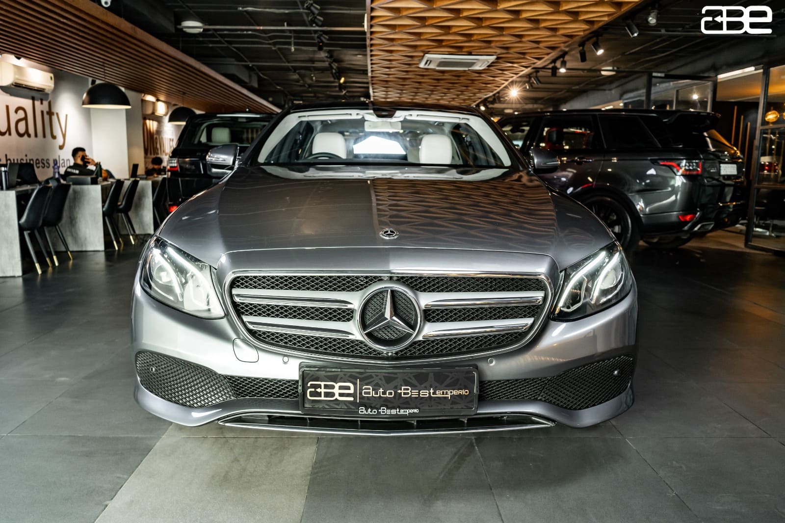 Mercedes-Benz E-Class E 220D AV-2