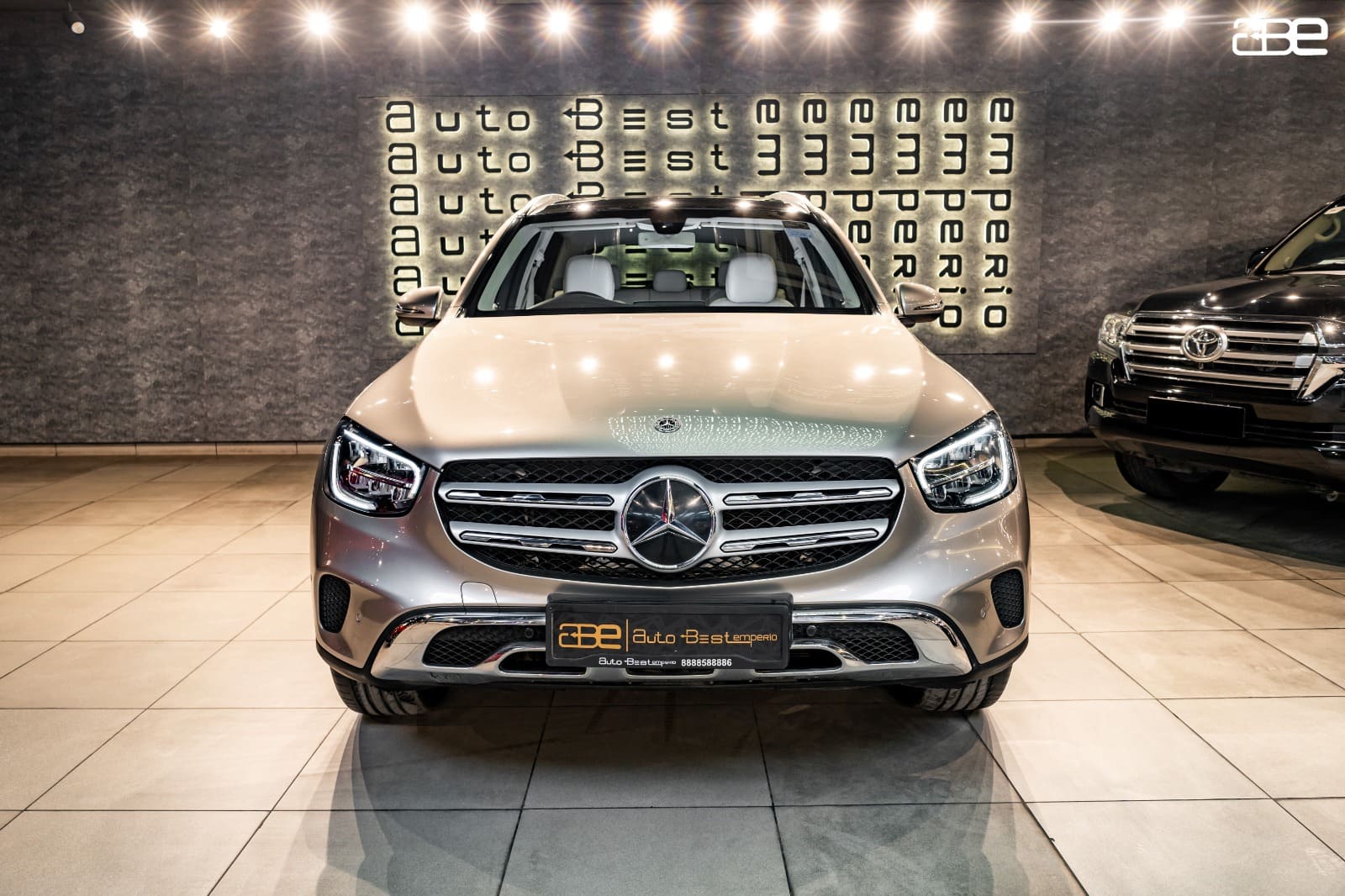 Mercedes-Benz GLC-220D 4-MATIC