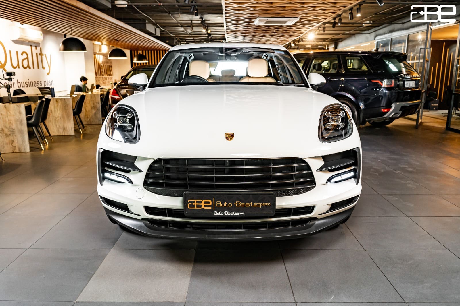 Porsche Macan  2.0L