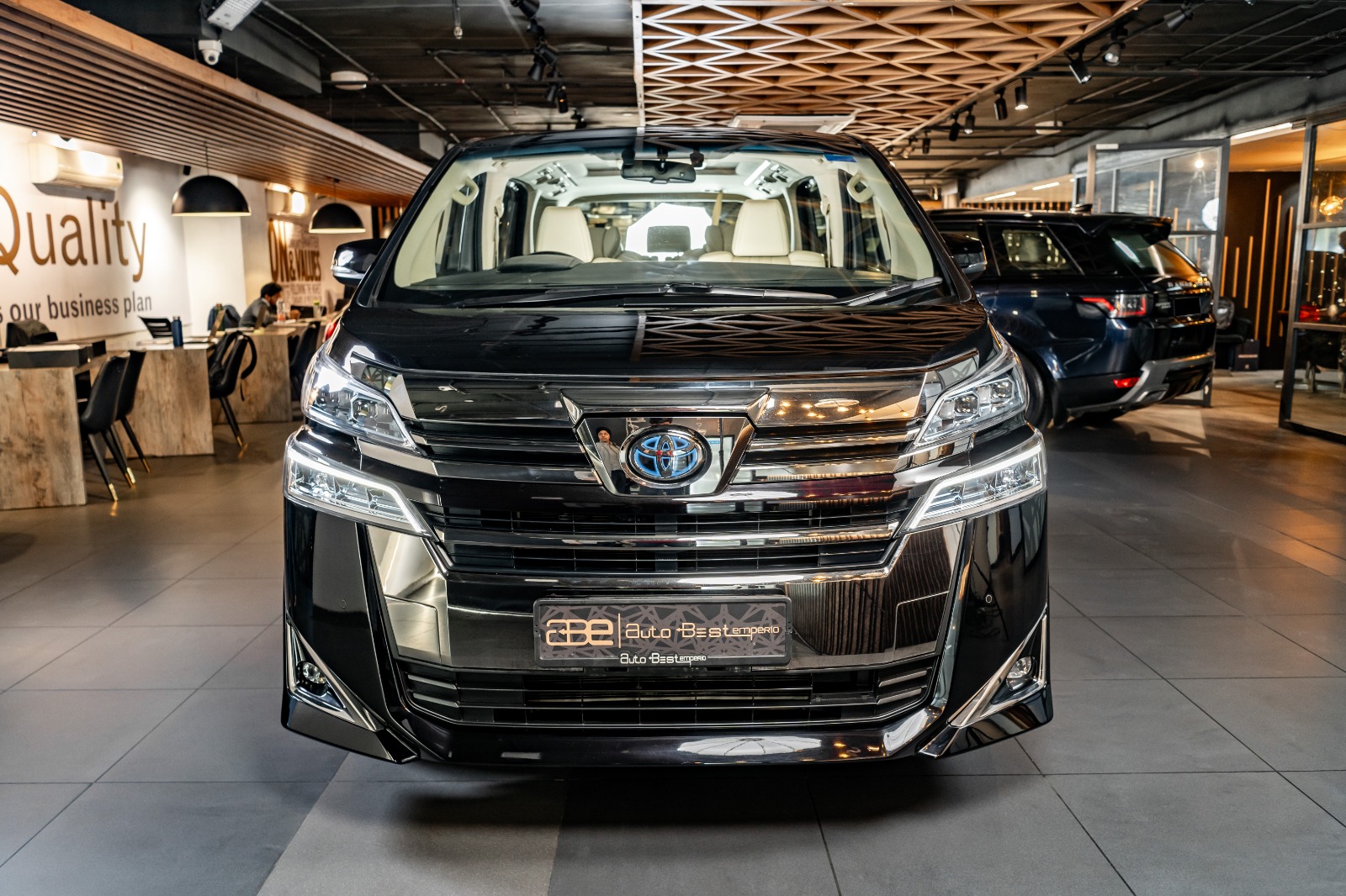 Toyota VELLFIRE EXECUTIVE LOUNGE